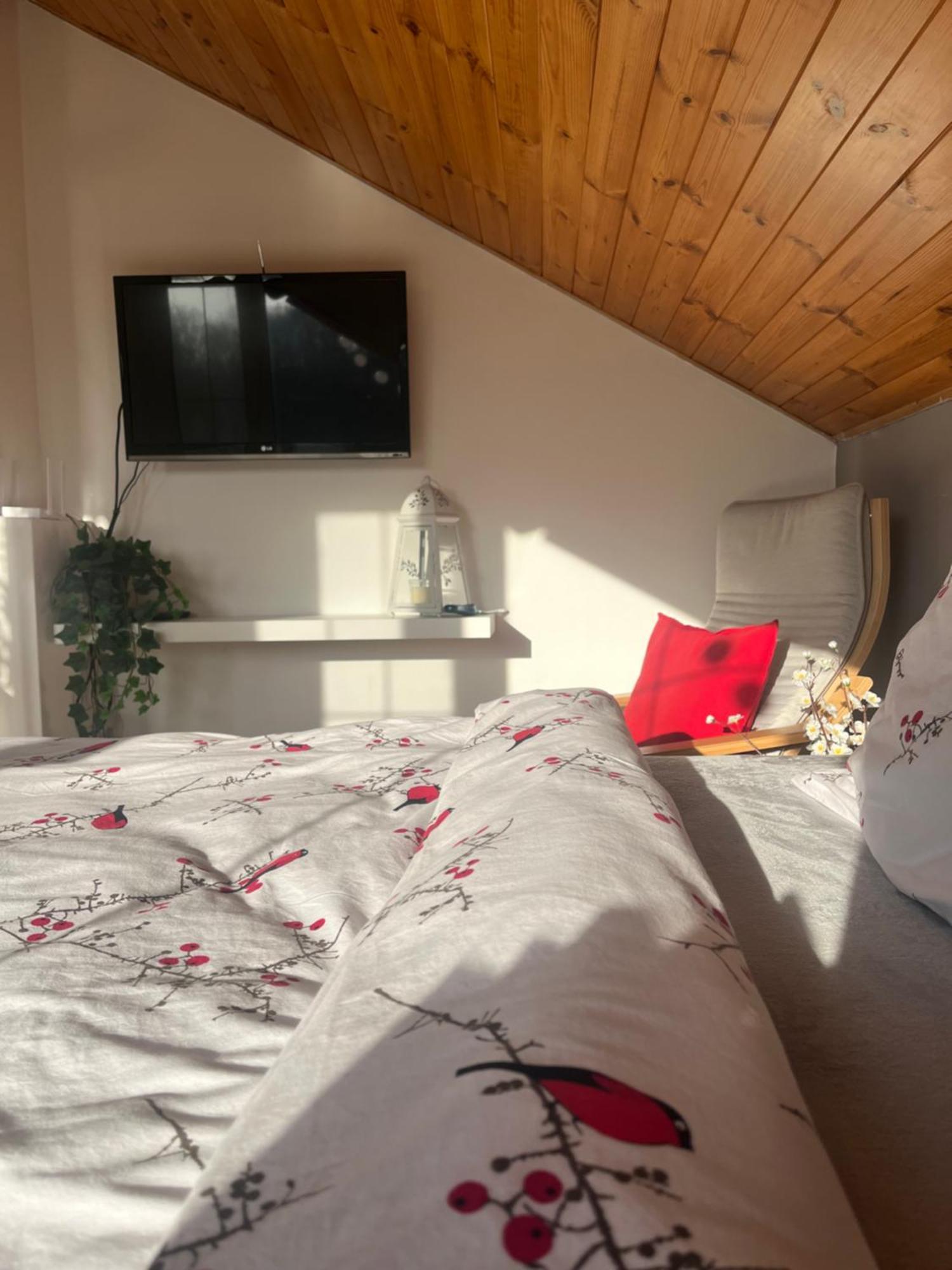 Podkrovni S Balkonem Privatunterkunft *